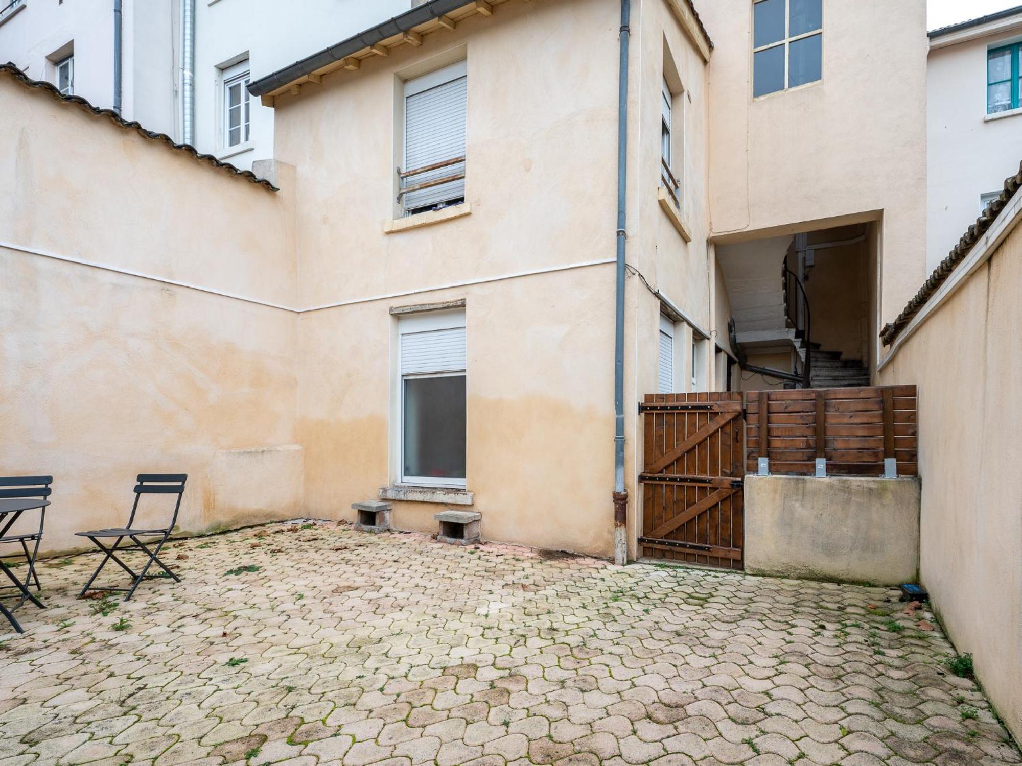 Appartement Secret Cache De Valmy à Lyon Extérieur photo